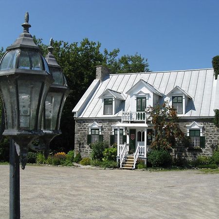 Auberge Du Manoir Dauth Sainte-Anne-de-la-Pérade Esterno foto