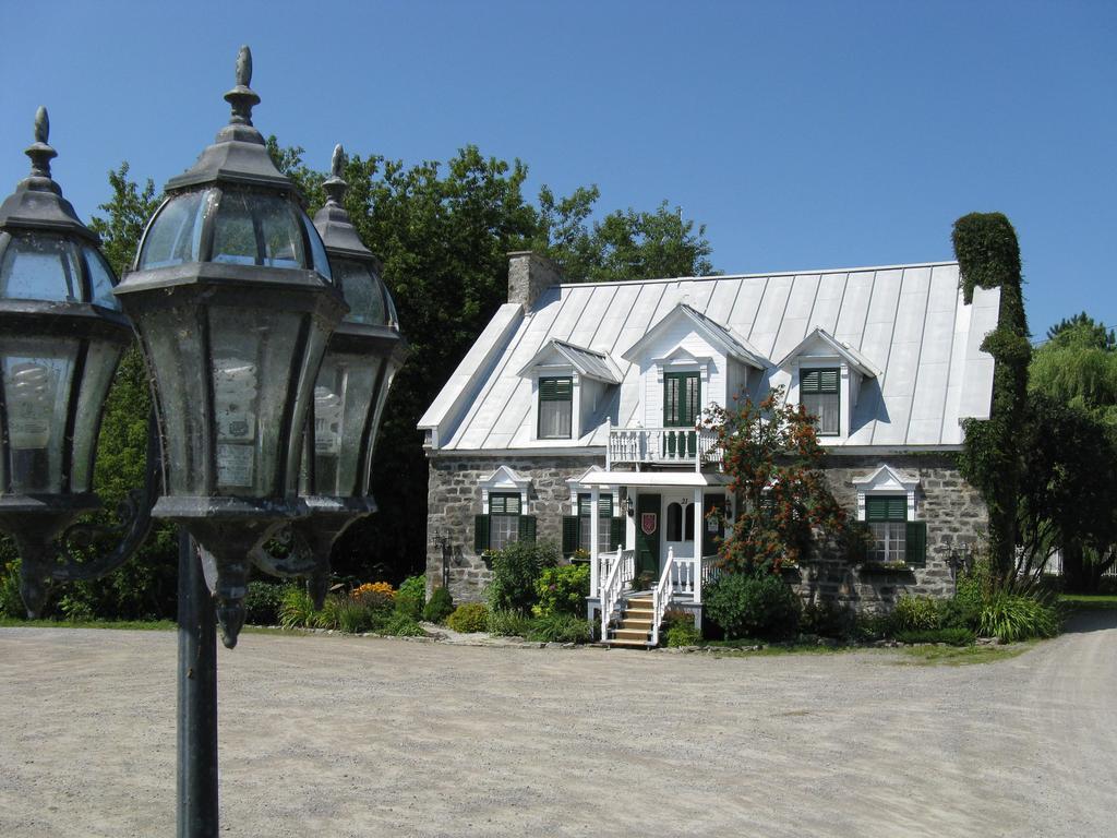 Auberge Du Manoir Dauth Sainte-Anne-de-la-Pérade Esterno foto